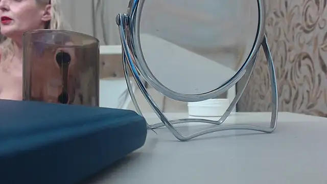 ElenaJuarez online show from 01/23/25, 10:44