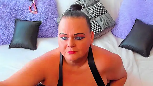 Snapshot of MilanaBiegert chatting on 09/28/25, 10:53 MilanaBiegert online show from 09/28/25, 10:53