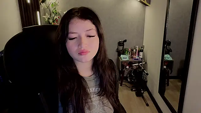 almma shy online show from 09/13/25, 03:45