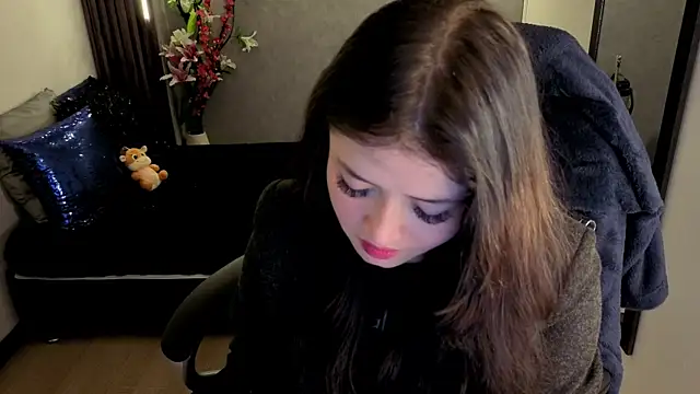 almma shy online show from 09/22/25, 01:24
