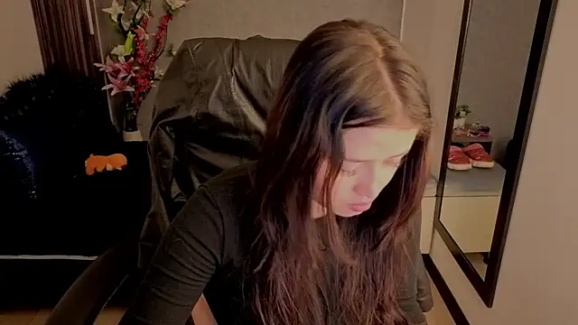 almma shy online show from 10/18/25, 03:24