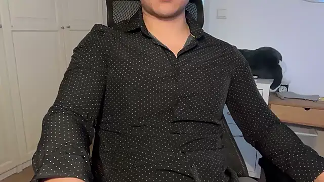 jungcock3210 online show from 11/06/25, 07:42