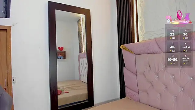 laurem-paulette online show from 11/28/25, 07:49