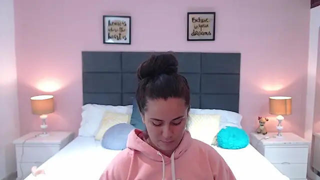 MadisonJenner online show from 02/07/25, 06:02