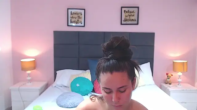 MadisonJenner online show from 02/08/25, 03:21