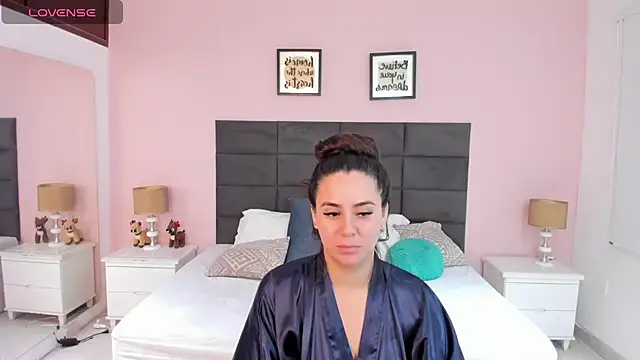 MadisonJenner online show from 11/29/25, 12:52