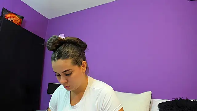 MadisonJenner online show from 02/21/26, 11:22