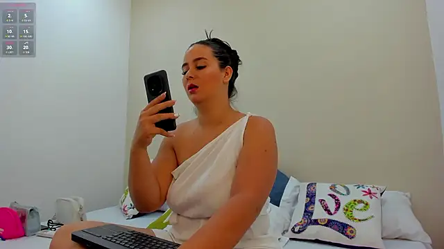 MadisonJenner online show from 03/01/26, 12:18