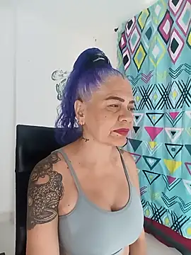 freyadevil333 online show from 10/30/25, 01:34