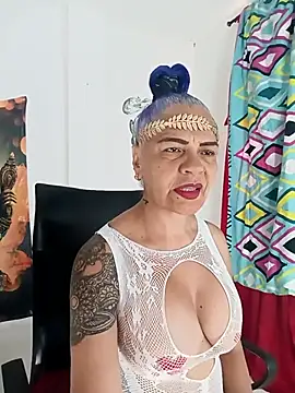 freyadevil333 online show from 11/01/25, 12:29