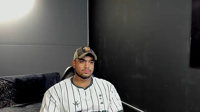 Big furry bear13 online show from 11/08/25, 12:27