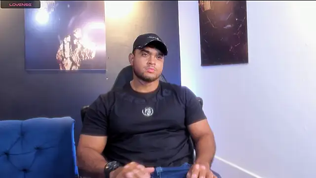 Big furry bear13 online show from 11/11/25, 05:29