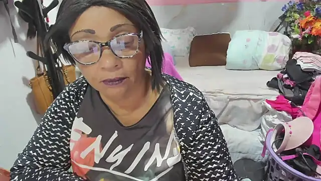 Snapshot of Mrs_mommy_ chatting on 06/07/26, 10:02 Mrs mommy online show from 06/07/26, 10:02