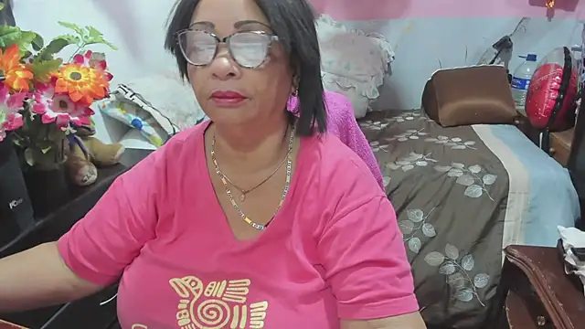 Snapshot of Mrs_mommy_ chatting on 07/11/26, 07:27 Mrs mommy online show from 07/11/26, 07:27