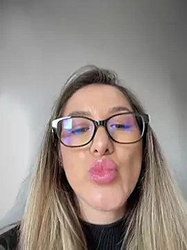 HotXMom online show from 01/28/25, 04:18