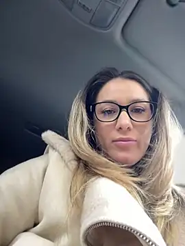 HotXMom online show from 03/03/25, 04:36