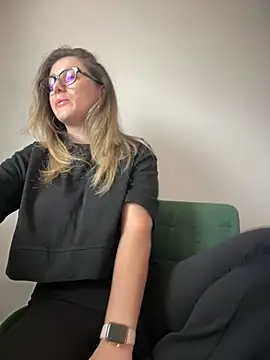 HotXMom online show from 03/12/25, 07:35