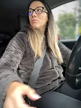 HotXMom online show from 10/06/25, 05:49