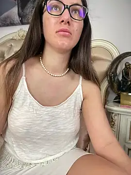 HotXMom online show from 04/07/26, 04:02