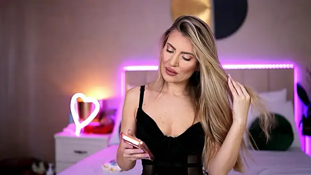 EvellineClaire online show from 03/10/26, 07:24