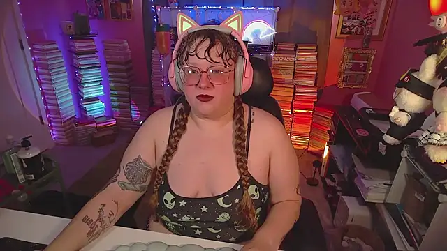 Snapshot of FatVeronica chatting on 07/04/26, 05:08 FatVeronica online show from 07/04/26, 05:08