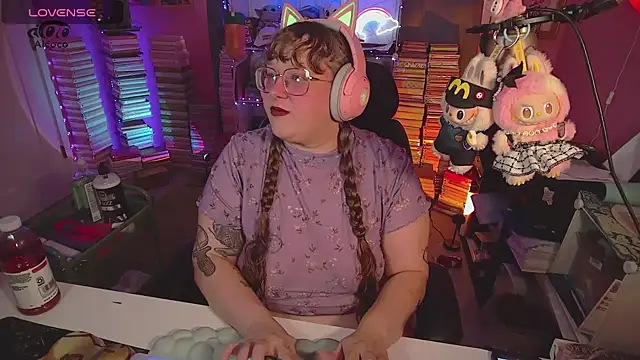 Snapshot of FatVeronica chatting on 07/26/26, 05:20 FatVeronica online show from 07/26/26, 05:20
