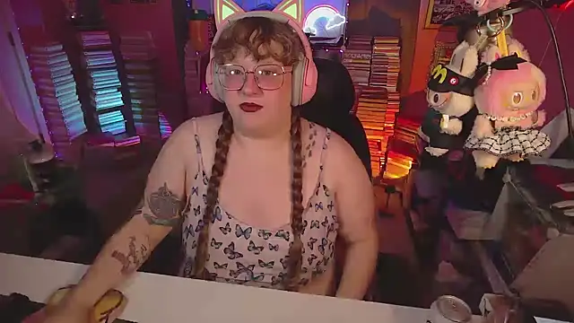 Snapshot of FatVeronica chatting on 07/30/26, 06:07 FatVeronica online show from 07/30/26, 06:07