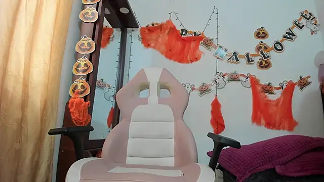 jessica hot 28 online show from 10/30/25, 06:19