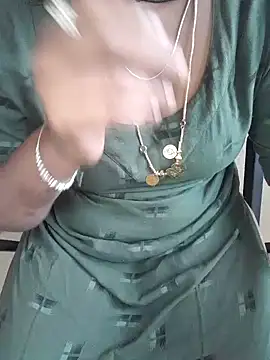 Snapshot of negatamil chatting on 12/14/24, 05:18 negatamil online show from 12/14/24, 05:18