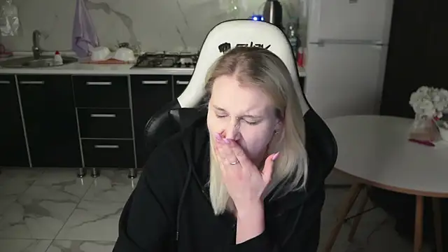 MertyXX online show from 04/22/26, 09:16