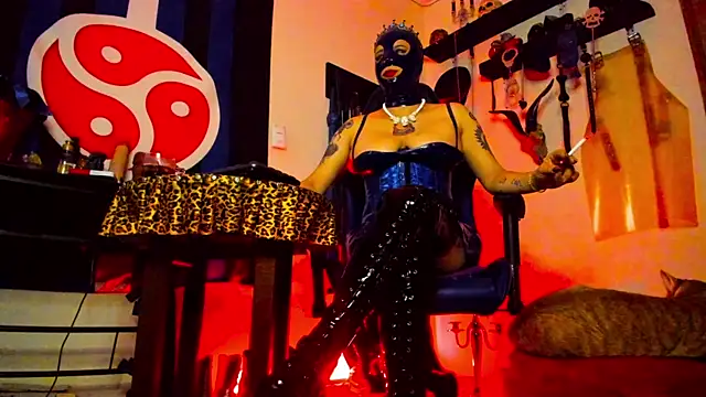 DominatrixBlue online show from 02/07/25, 03:30