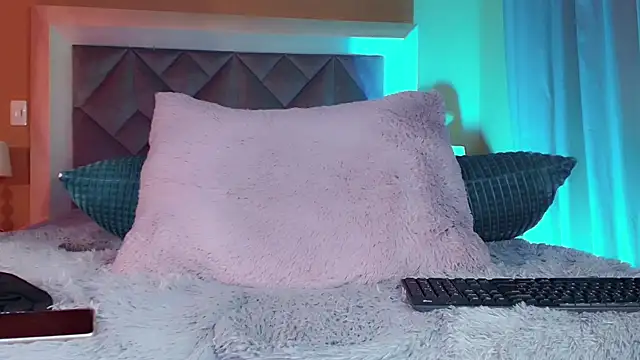 Ezraa1 online show from 12/12/24, 01:06