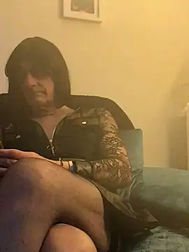 Snapshot of Sissy_Ambre chatting on 03/14/25, 10:27 Sissy Ambre online show from 03/14/25, 10:27