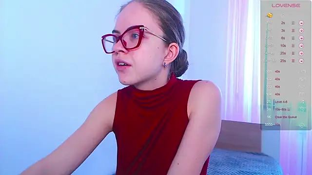 Snapshot of Sarah_HS chatting on 03/11/25, 07:26 Sarah HS online show from 03/11/25, 07:26