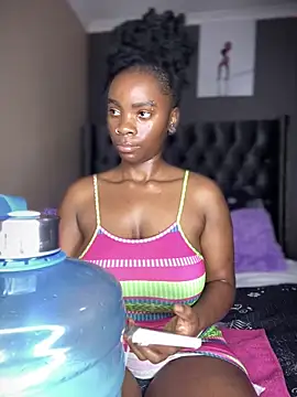 Candy-Heart online show from 10/15/25, 04:45