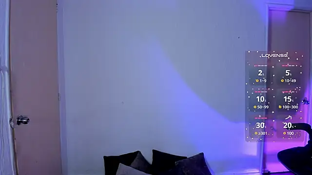 Snapshot of kristen_kassi chatting on 03/14/25, 05:05 kristen kassi online show from 03/14/25, 05:05