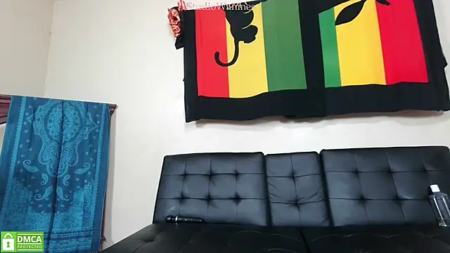 Snapshot of StudioWahines chatting on 02/24/25, 05:43 StudioWahines online show from 02/24/25, 05:43