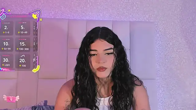 Summer walkerr online show from 09/25/25, 12:42