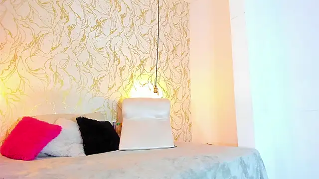 NATALIE PARKERR online show from 02/06/25, 12:05