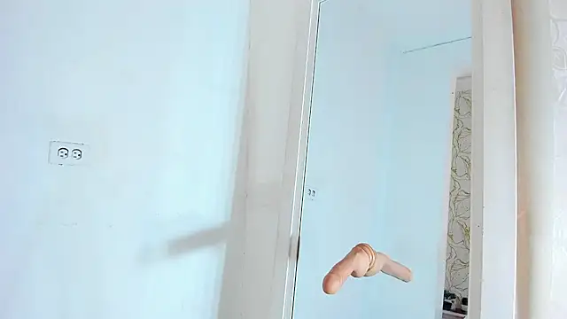 NATALIE PARKERR online show from 02/19/25, 06:32