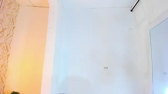 NATALIE PARKERR online show from 02/22/25, 02:08