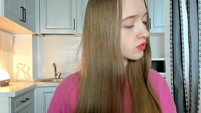 Snapshot of leslie_my_lovee chatting on 11/07/25, 10:15 leslie my lovee online show from 11/07/25, 10:15