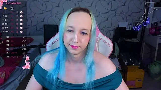 Snapshot of TheTrixy chatting on 11/21/25, 07:51 TheTrixy online show from 11/21/25, 07:51