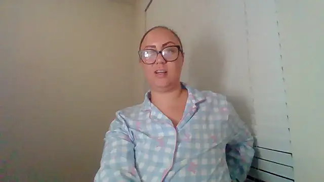 Snapshot of Paisleehaze chatting on 02/07/26, 05:22 Paisleehaze online show from 02/07/26, 05:22