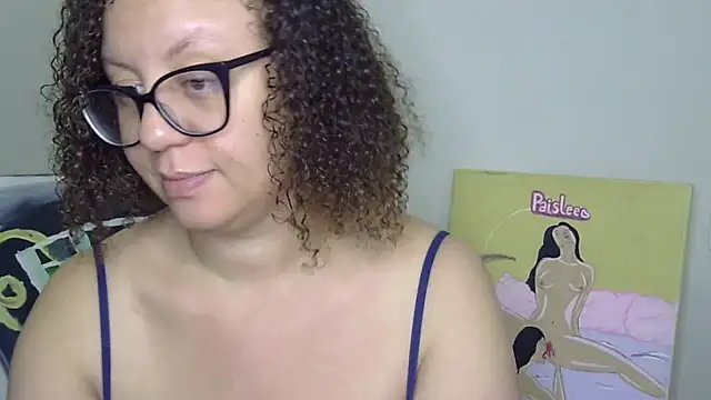 Snapshot of Paisleehaze chatting on 02/22/26, 06:35 Paisleehaze online show from 02/22/26, 06:35