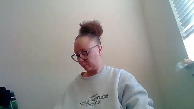 Snapshot of Paisleehaze chatting on 03/01/26, 06:10 Paisleehaze online show from 03/01/26, 06:10