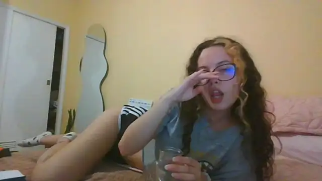 frikigyal online show from 01/19/25, 02:36