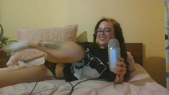 frikigyal online show from 02/04/25, 02:17