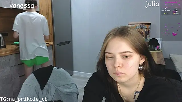 Snapshot of doll_lol_ chatting on 12/22/24, 08:03 doll lol online show from 12/22/24, 08:03