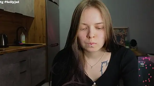 Snapshot of doll_lol_ chatting on 03/03/25, 10:31 doll lol online show from 03/03/25, 10:31